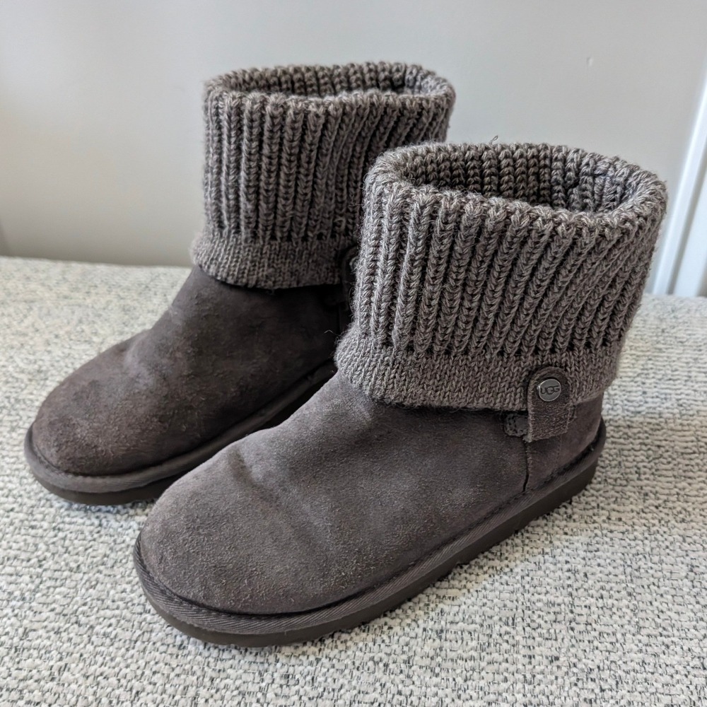 UGG Kids Classic Cuff Knit Suede Boots Dark Grey Charcoal Size 3 Y
